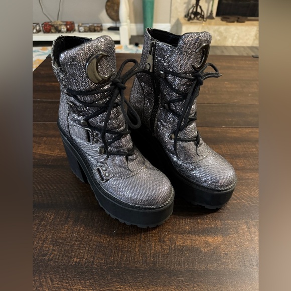KILLSTAR Dusk Silver Shimmer Moon Platform Boots Metallic Goth Punk US 5 - Picture 3 of 12